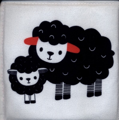 کتاب پارچه ای  رنگی،نوزاد دورتختی،جغجغه ای